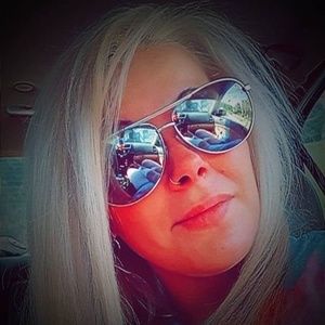 Meet your Posher, Justina